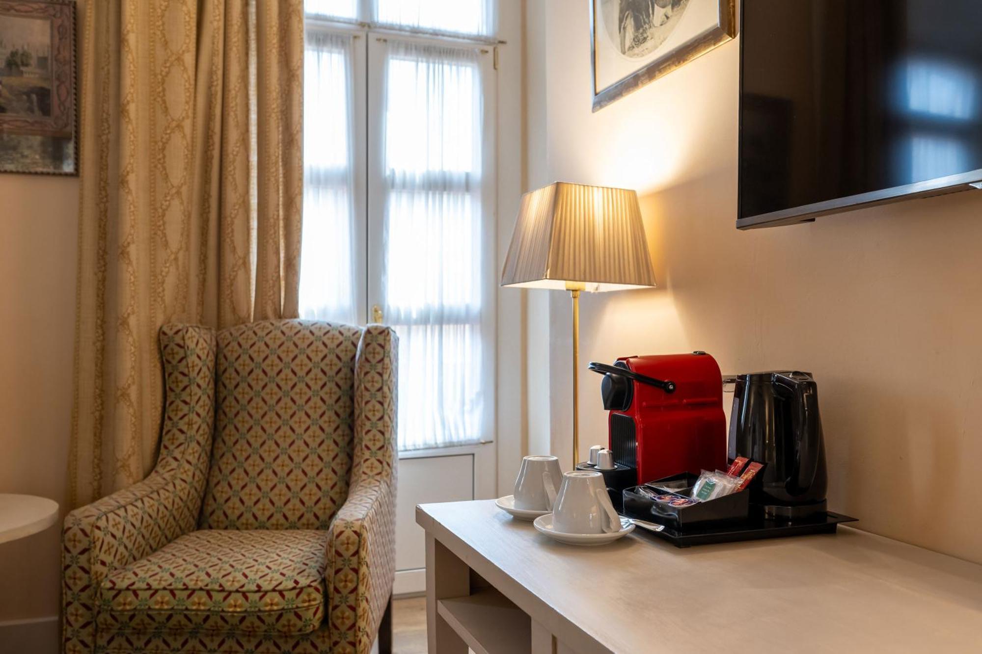 Grand Deluxe Room balcony