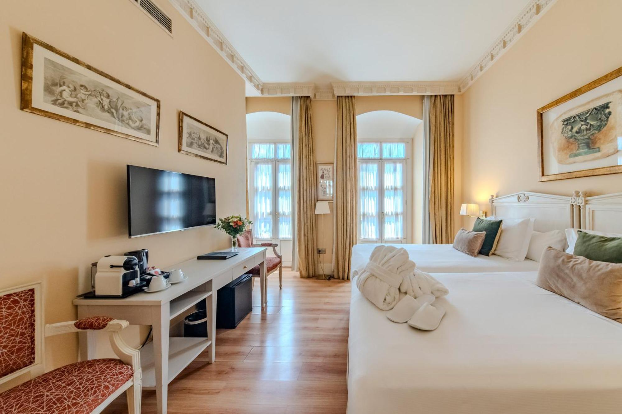 Grand Deluxe Room balcony